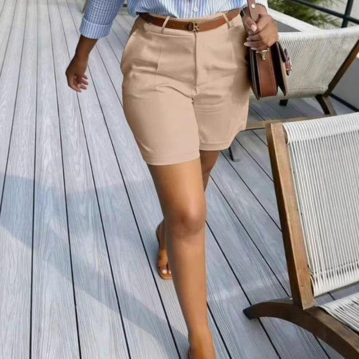 WOMAN WEARS